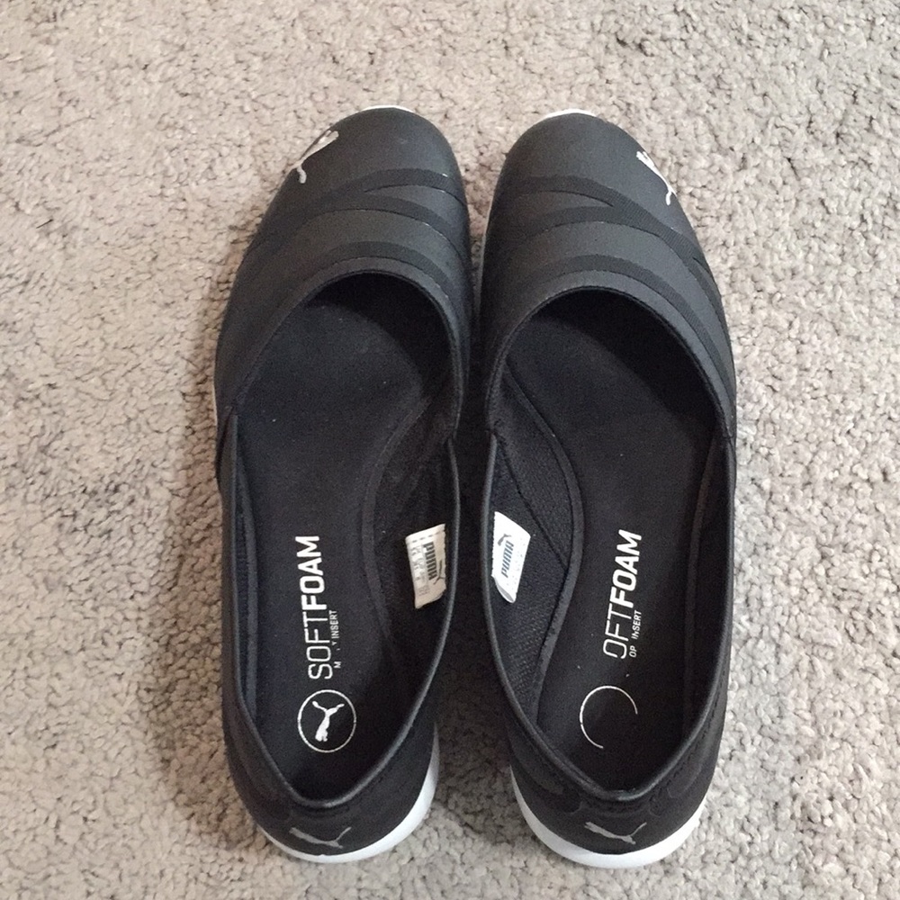 Puma Black Soft Foam Flats - Size 8